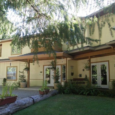 Cedar Wood Lodge Bed & Breakfast Inn Port Alberni Eksteriør billede
