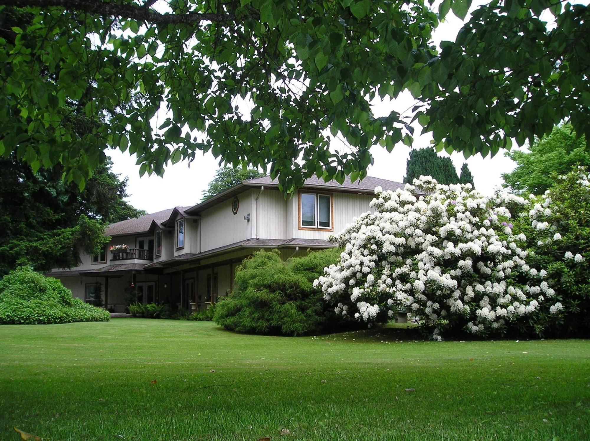 Cedar Wood Lodge Bed & Breakfast Inn Port Alberni Eksteriør billede