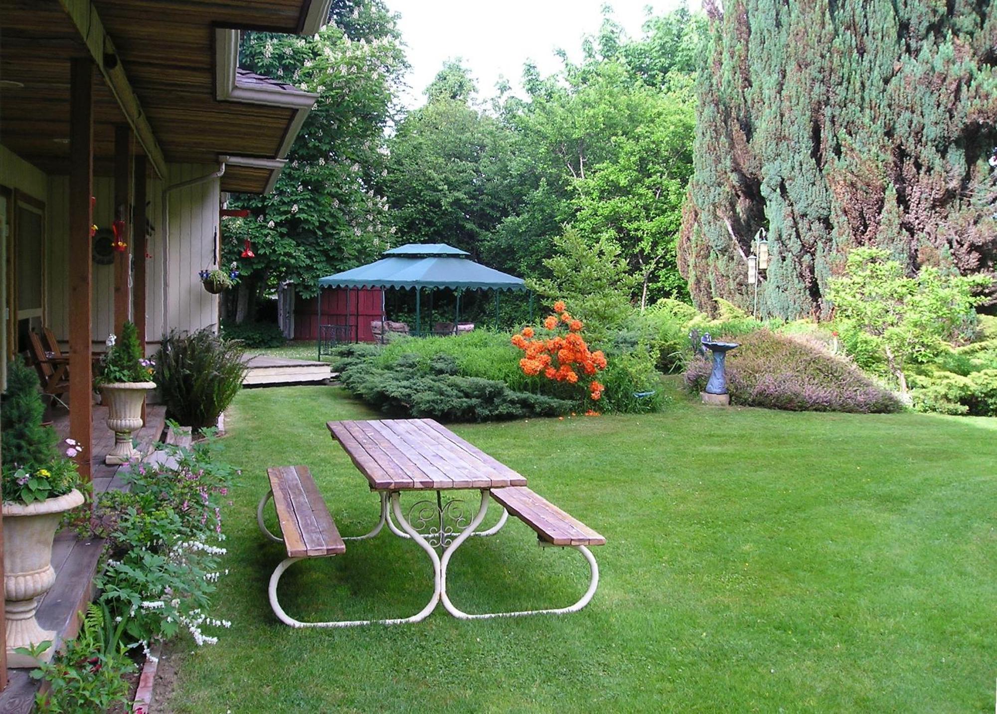 Cedar Wood Lodge Bed & Breakfast Inn Port Alberni Eksteriør billede