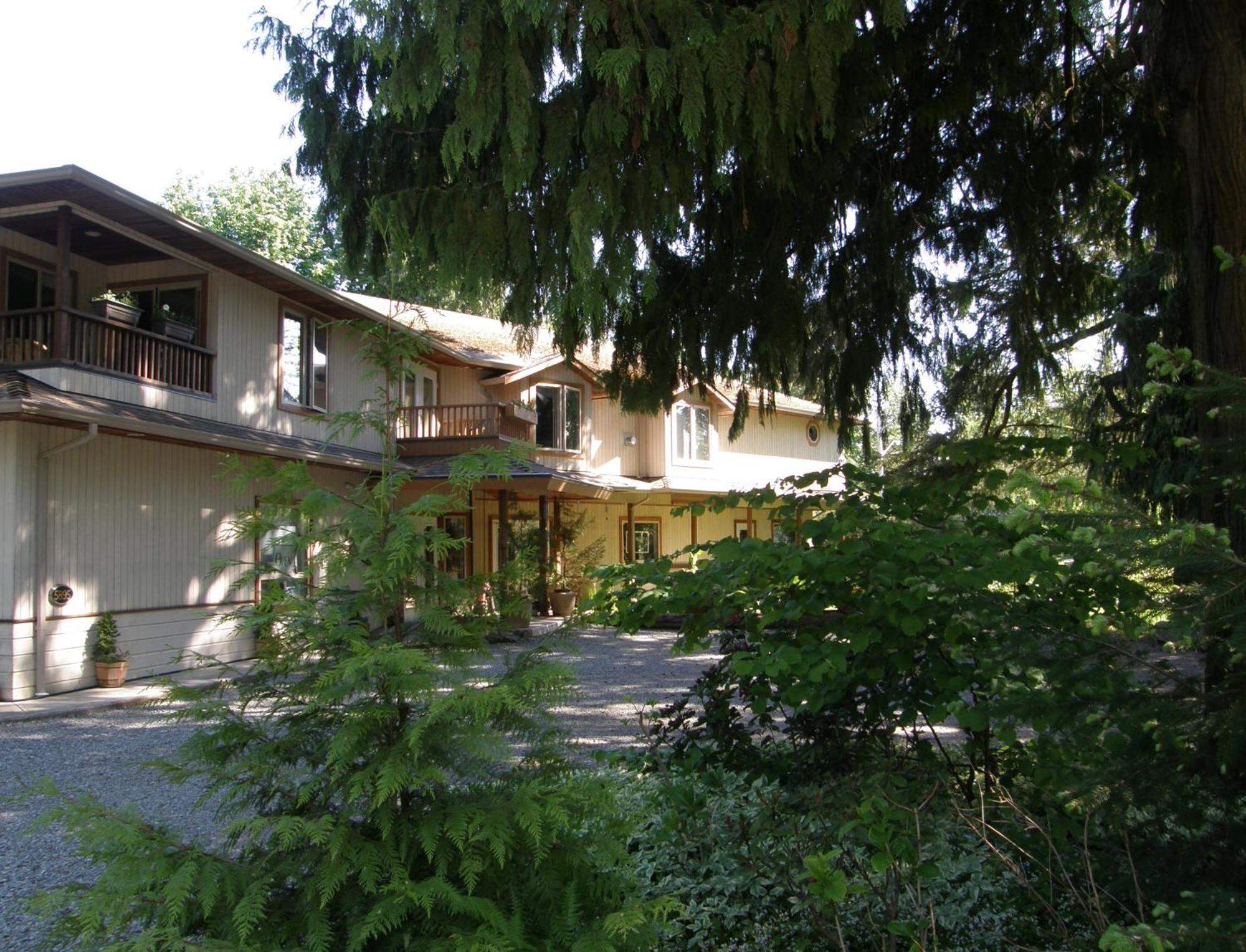 Cedar Wood Lodge Bed & Breakfast Inn Port Alberni Eksteriør billede