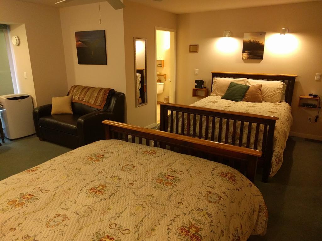 Cedar Wood Lodge Bed & Breakfast Inn Port Alberni Eksteriør billede