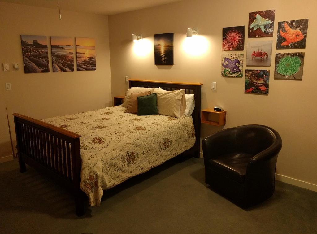 Cedar Wood Lodge Bed & Breakfast Inn Port Alberni Eksteriør billede