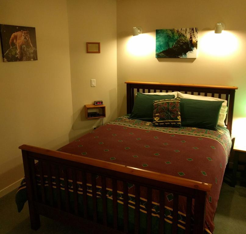 Cedar Wood Lodge Bed & Breakfast Inn Port Alberni Eksteriør billede