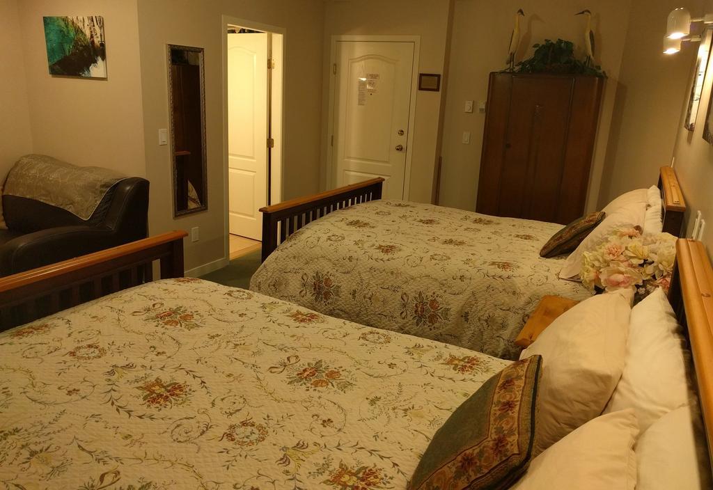 Cedar Wood Lodge Bed & Breakfast Inn Port Alberni Eksteriør billede