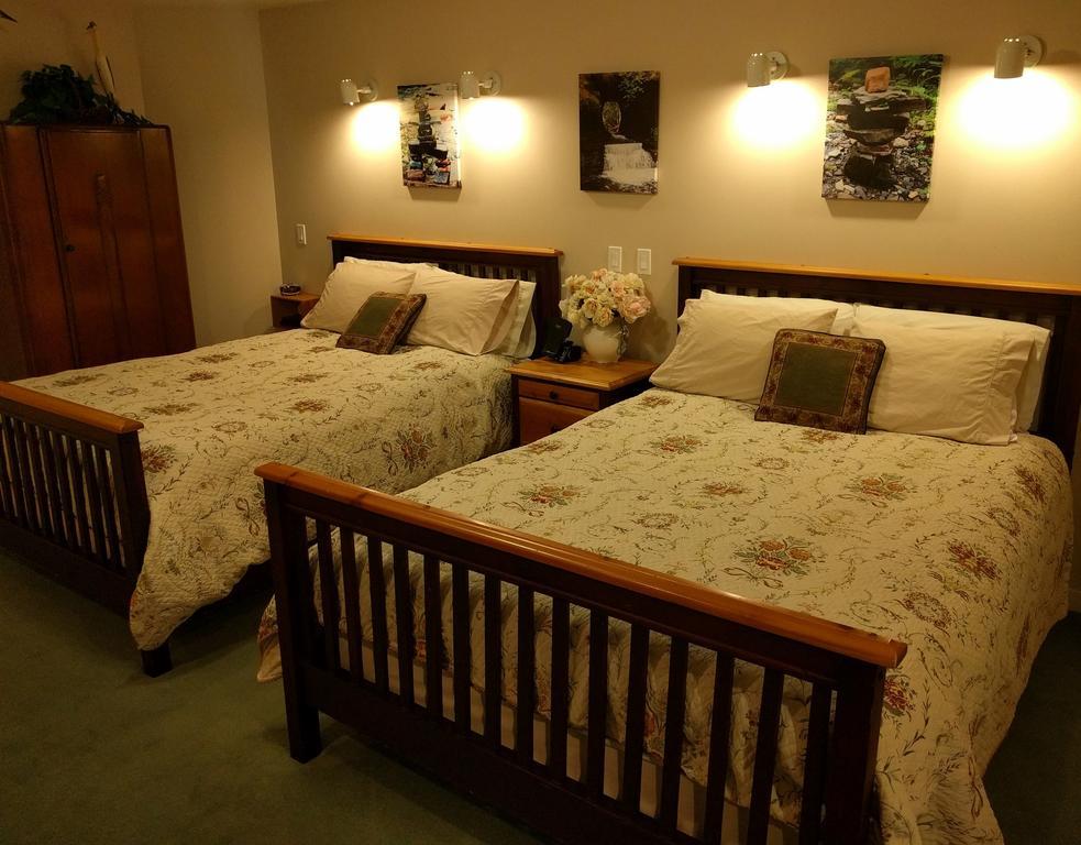 Cedar Wood Lodge Bed & Breakfast Inn Port Alberni Eksteriør billede