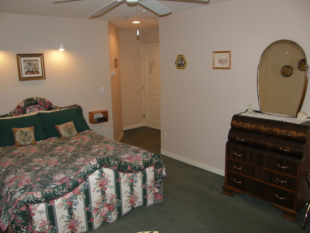 Cedar Wood Lodge Bed & Breakfast Inn Port Alberni Eksteriør billede
